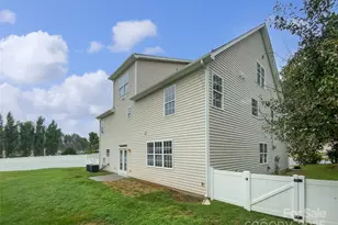 10901 Trout Creek Pl, Davidson, NC 28036 - Photo 13