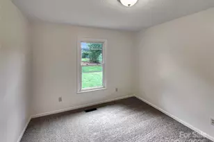 4609 Cottonwood Ln, Gastonia, NC 28052 - Photo 15