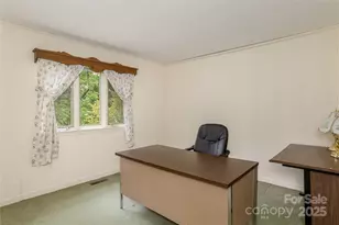 27 Country Rd, Hendersonville, NC 28791 - Photo 21