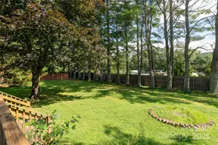 27 Country Rd, Hendersonville, NC 28791 - Photo 19