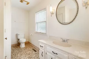 27 Country Rd, Hendersonville, NC 28791 - Photo 23