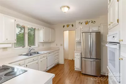 27 Country Road, Hendersonville, NC 28791 - Photo 11