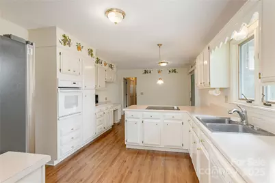 27 Country Road, Hendersonville, NC 28791 - Photo 13