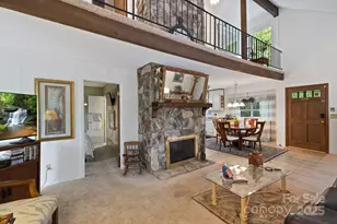 571 Tsisqua Cir, Brevard, NC 28712 - Photo 5