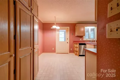 1329 Kings Circle, Shelby, NC 28150 - Photo 7