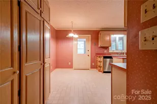 1329 Kings Cir, Shelby, NC 28150 - Photo 7