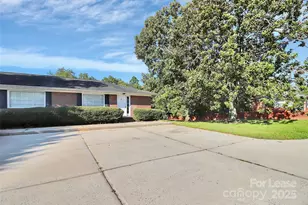 1005 Rainbow Dr, Kannapolis, NC 28081 - Photo 3