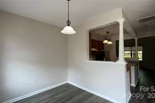 614 E 9th St, Charlotte, NC 28202 - Photo 17