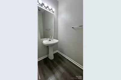 614 E 9th Street, Charlotte, NC 28202 - Photo 13