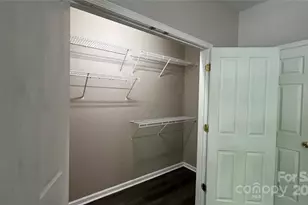 614 E 9th St, Charlotte, NC 28202 - Photo 9