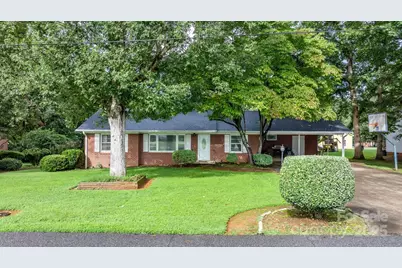 1106 3rd Street Drive SE, Conover, NC 28613 - Photo 3