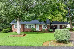 1106 3rd St Dr SE, Conover, NC 28613 - Photo 3