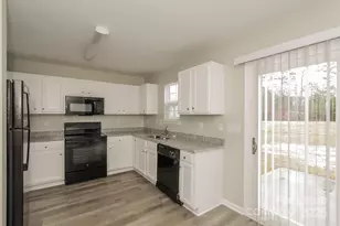 5627 Henderson Oaks Dr, Charlotte, NC 28269 - Photo 5