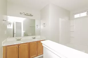 5627 Henderson Oaks Dr, Charlotte, NC 28269 - Photo 9