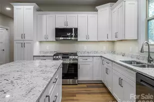 281 Carriage Crest Dr, Hendersonville, NC 28791 - Photo 17