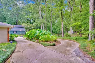 1212 Burtonwood Cir, Charlotte, NC 28212 - Photo 45