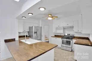 1212 Burtonwood Cir, Charlotte, NC 28212 - Photo 3