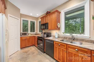 37 Wood Robin Ln, Black Mountain, NC 28711 - Photo 13