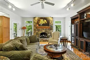 5042 Ridgeland Dr, Hickory, NC 28602 - Photo 5