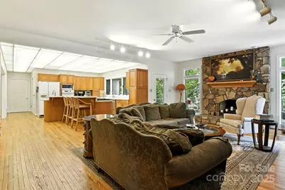 5042 Ridgeland Drive, Hickory, NC 28602 - Photo 7