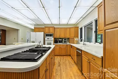 5042 Ridgeland Drive, Hickory, NC 28602 - Photo 11