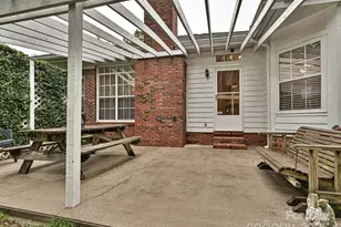 5607 Oak Dr, Charlotte, NC 28216 - Photo 21