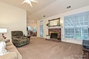 5607 Oak Dr, Charlotte, NC 28216 - Photo 5