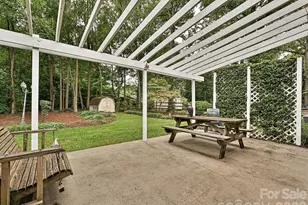 5607 Oak Dr, Charlotte, NC 28216 - Photo 25