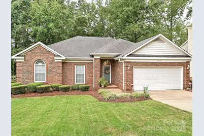 5607 Oak Drive, Charlotte, NC 28216 - Photo 1