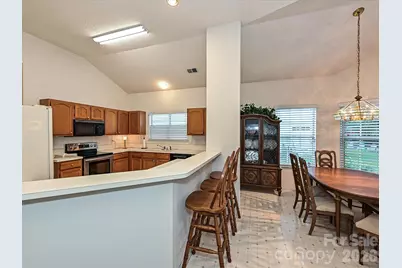 5607 Oak Drive, Charlotte, NC 28216 - Photo 7
