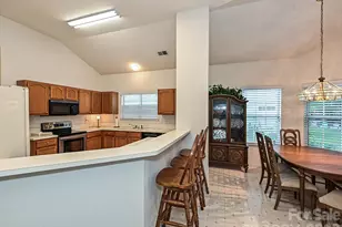 5607 Oak Dr, Charlotte, NC 28216 - Photo 7