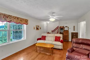 562 Beechwood Dr, Sylva, NC 28779 - Photo 9