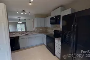 1217 Triece Ln, Charlotte, NC 28215 - Photo 9