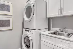 2426 Vail Ave, Charlotte, NC 28207 - Photo 25