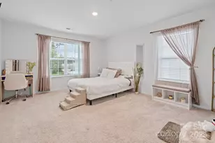 919 Rock Haven Dr, Charlotte, NC 28216 - Photo 25