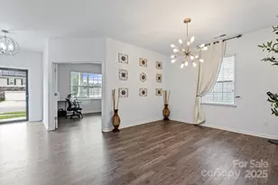 919 Rock Haven Dr, Charlotte, NC 28216 - Photo 5