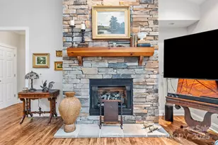 21 Waga Ct, Brevard, NC 28712 - Photo 5