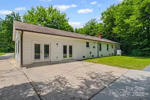 1045 Dooley Dr, Charlotte, NC 28227 - Photo 27