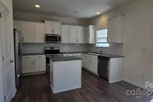 10422 Bradstreet Commons Way, Charlotte, NC 28215 - Photo 3