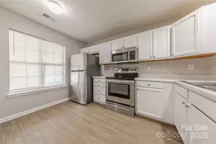 1809 Birch Heights Ct, Charlotte, NC 28213 - Photo 3