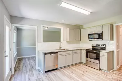 6008 Linda Vista Lane, Charlotte, NC 28216 - Photo 3