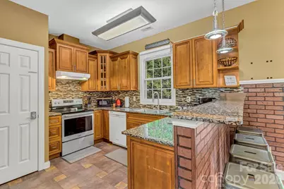 159 S Willow Brook Drive, Asheville, NC 28806 - Photo 11