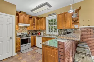 159 S Willow Brook Dr, Asheville, NC 28806 - Photo 11