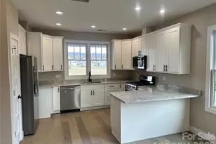 30 Olde Oak Ct, Hendersonville, NC 28792 - Photo 3