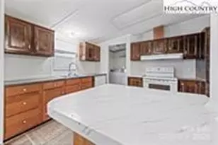 111 Oxford Ln, Blowing Rock, NC 28605 - Photo 9