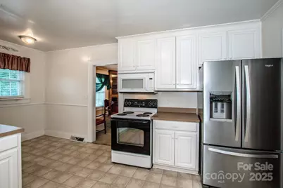 1302 W A Street, Kannapolis, NC 28081 - Photo 11