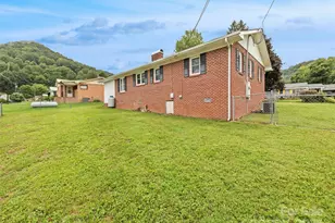 241 Grandview Cir, Waynesville, NC 28786 - Photo 9