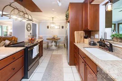 936 Toxaway Drive, Hendersonville, NC 28791 - Photo 7