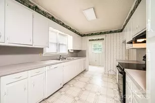 2541 Raintree St, Connelly Springs, NC 28612 - Photo 11