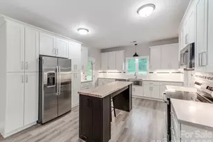 776 S Grove St, Lincolnton, NC 28092 - Photo 1